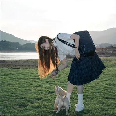 暗红
